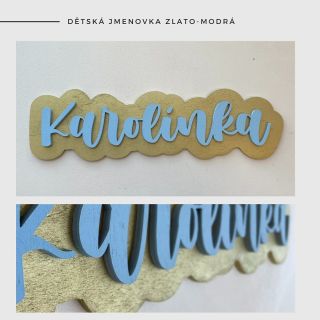 Další jmenovka se zlatým podkladem a modrým písmem. Typ písma byl zvolen Fancy. Co říkáte na tuto barevnou kombinaci? 🩵💛...